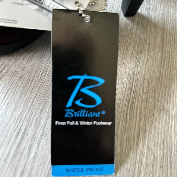 WATERPROOF | Brillant Canadian Snow Boots (Size 11) - Picture 7 of 14